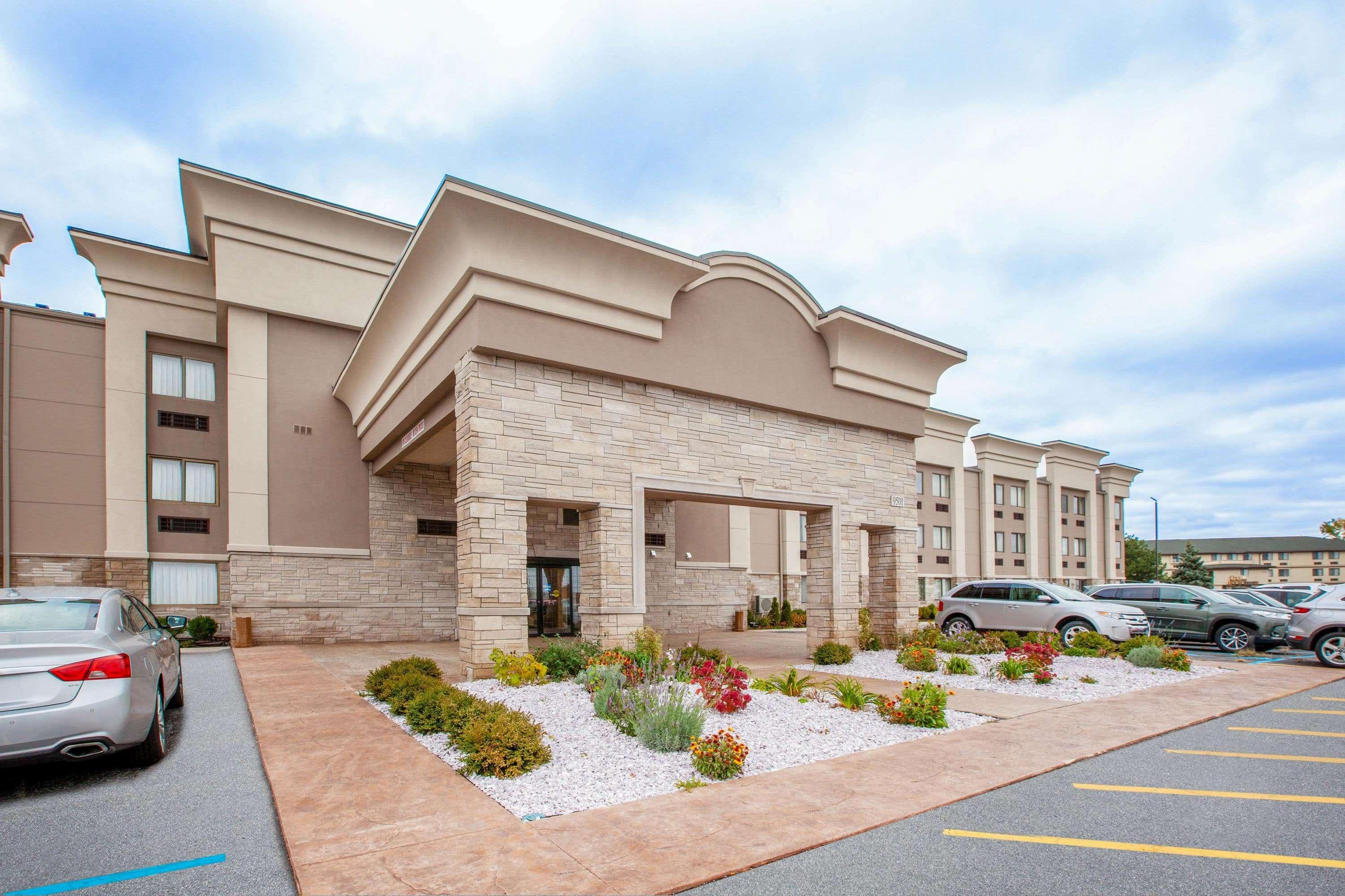 Wingate By Wyndham Detroit Metro Airport Hotel Romulus Exterior photo