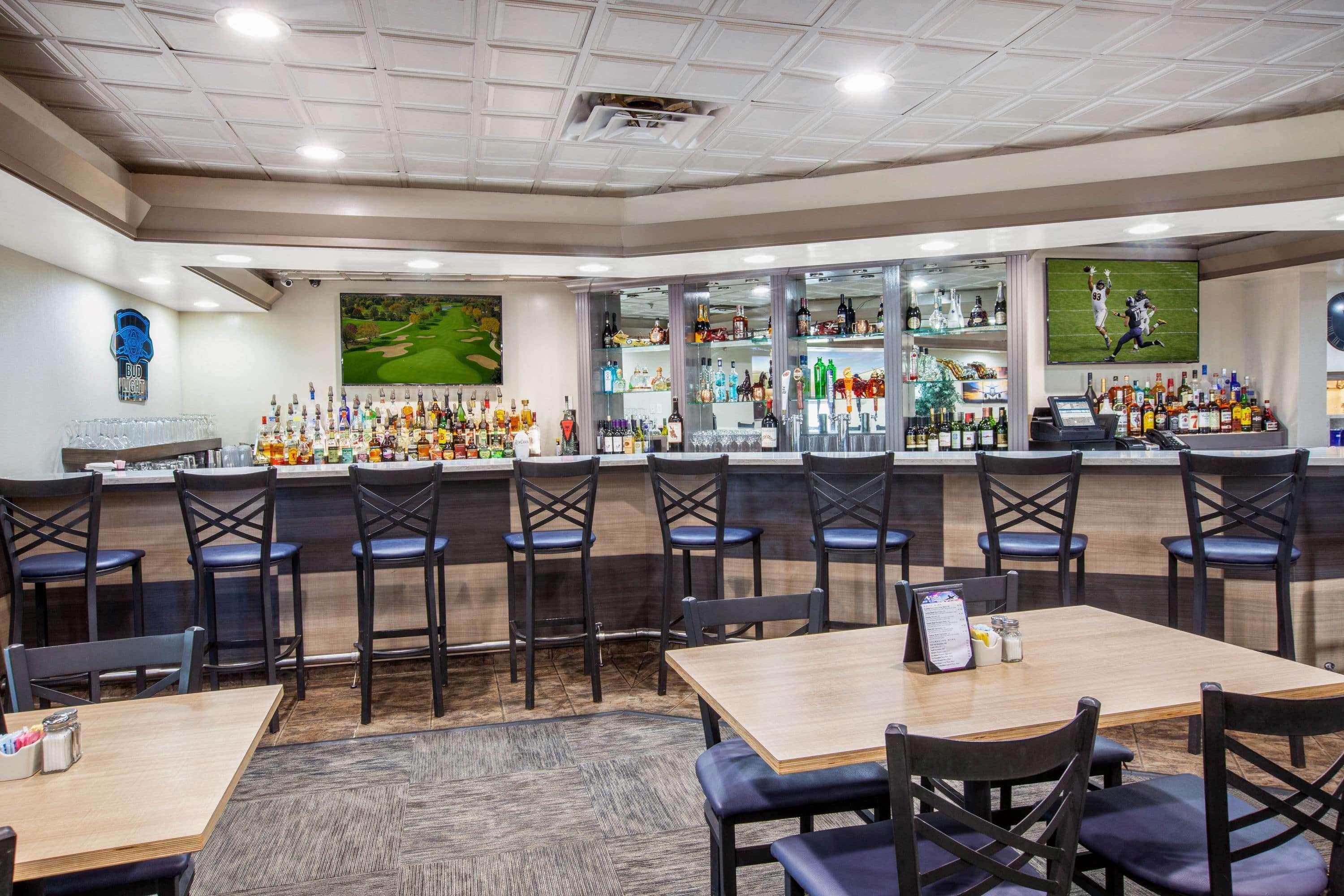 Wingate By Wyndham Detroit Metro Airport Hotel Romulus Exterior photo